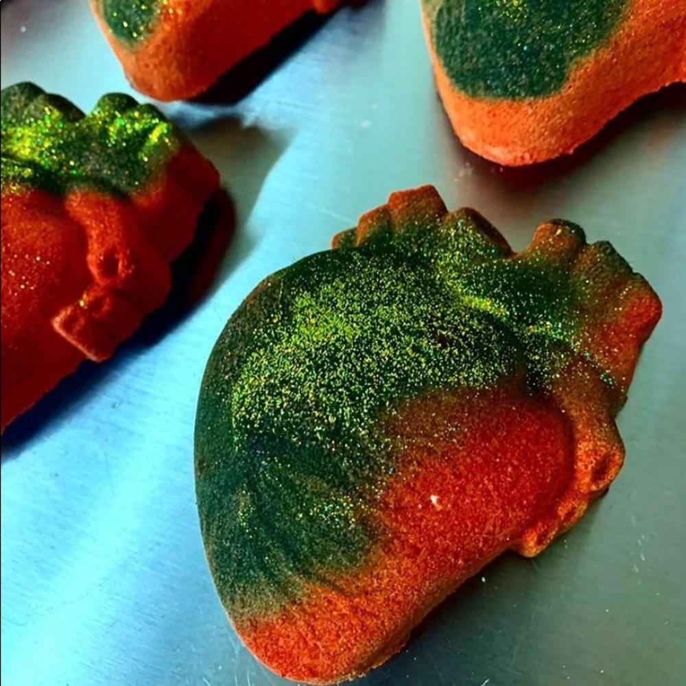 Bloody valentine bath bomb